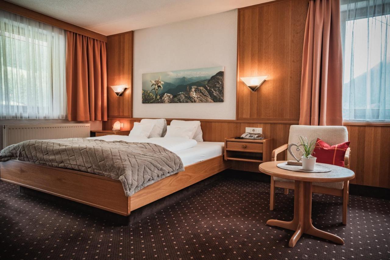 Hotel Garni Romantika Sankt Leonhard im Pitztal Extérieur photo
