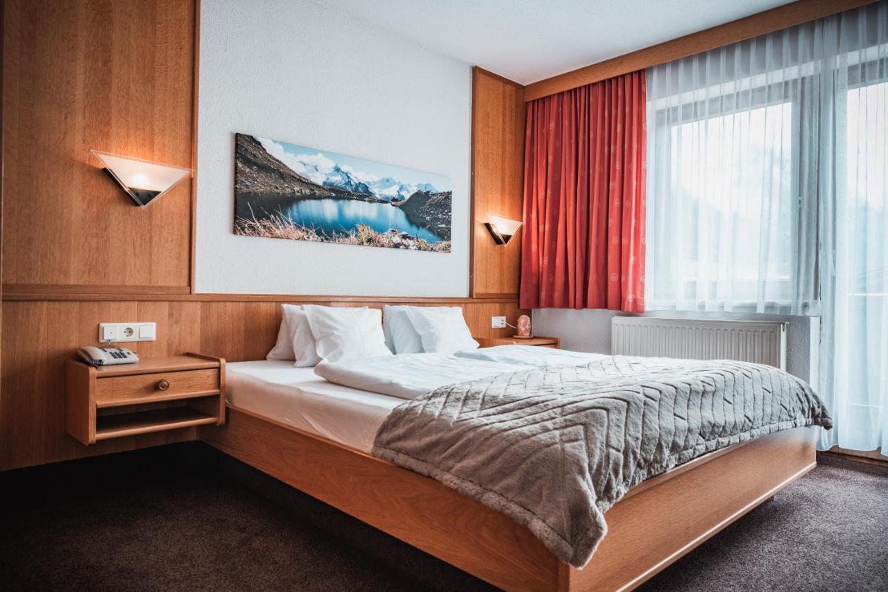 Hotel Garni Romantika Sankt Leonhard im Pitztal Extérieur photo