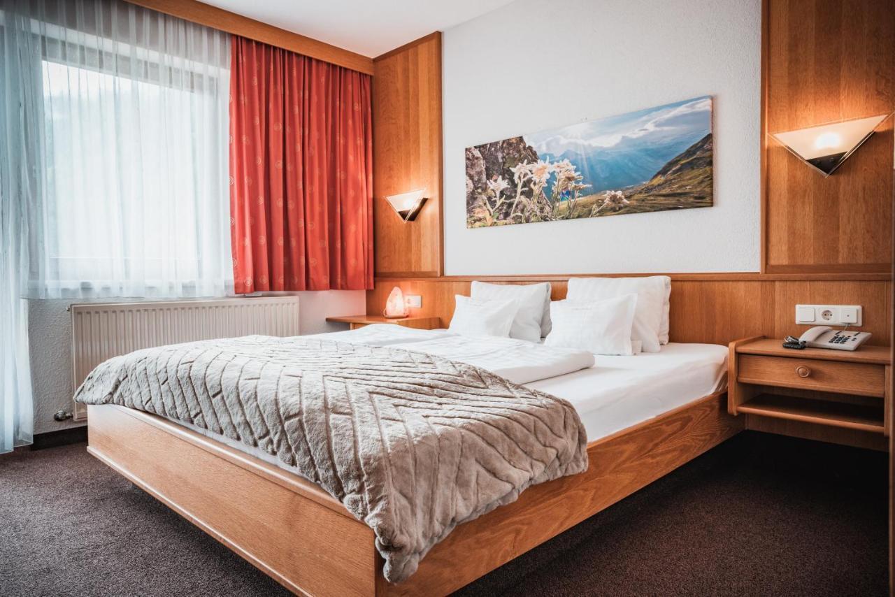Hotel Garni Romantika Sankt Leonhard im Pitztal Extérieur photo