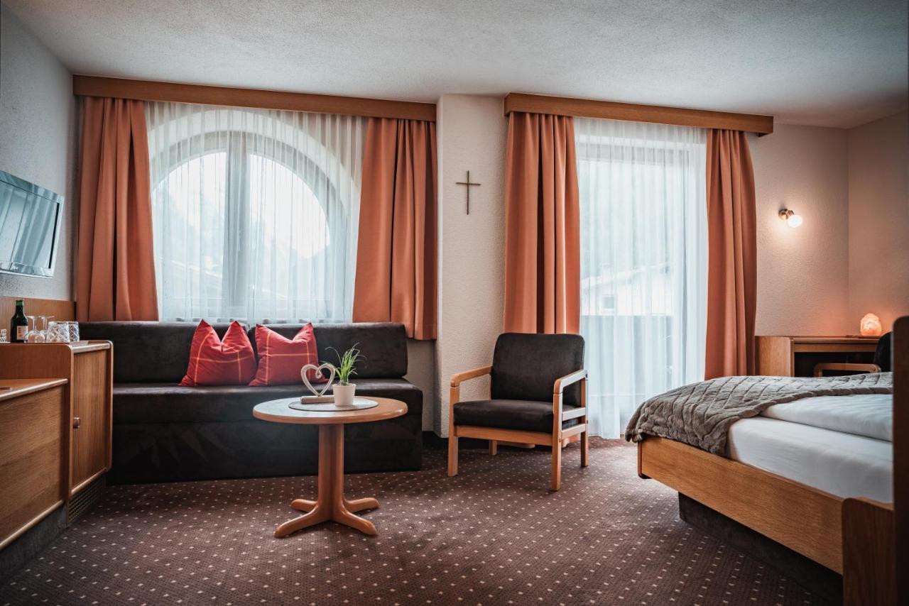 Hotel Garni Romantika Sankt Leonhard im Pitztal Extérieur photo