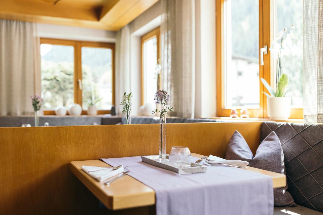 Hotel Garni Romantika Sankt Leonhard im Pitztal Extérieur photo