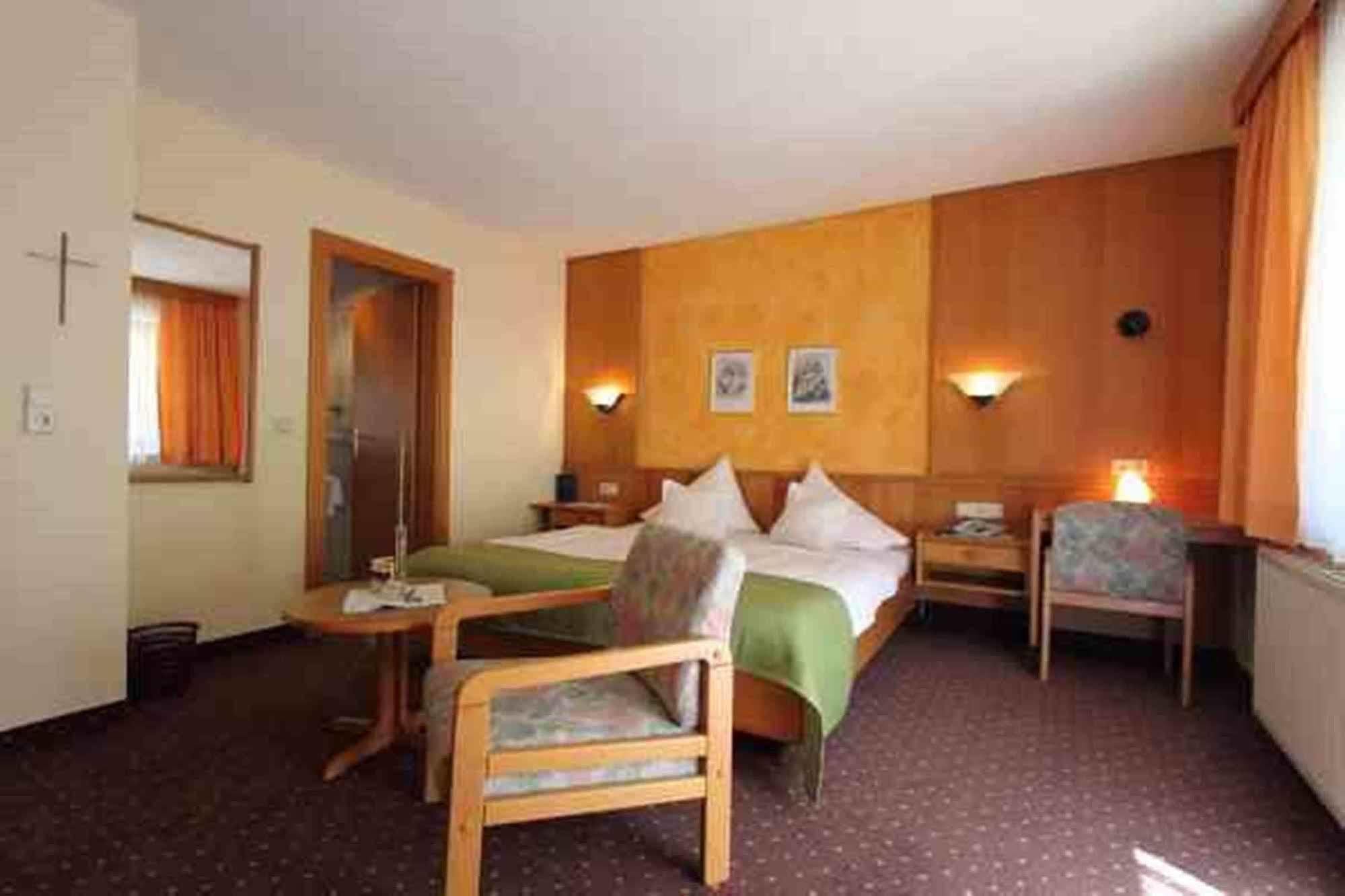 Hotel Garni Romantika Sankt Leonhard im Pitztal Extérieur photo