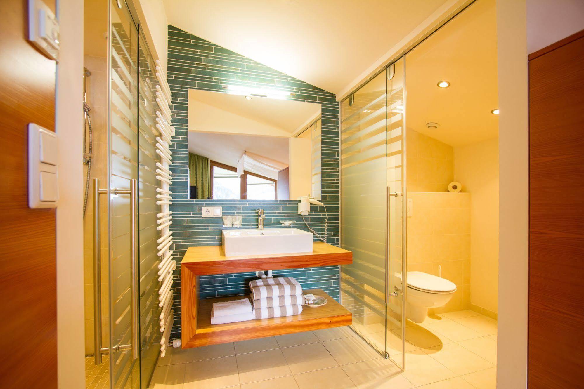 Hotel Garni Romantika Sankt Leonhard im Pitztal Extérieur photo