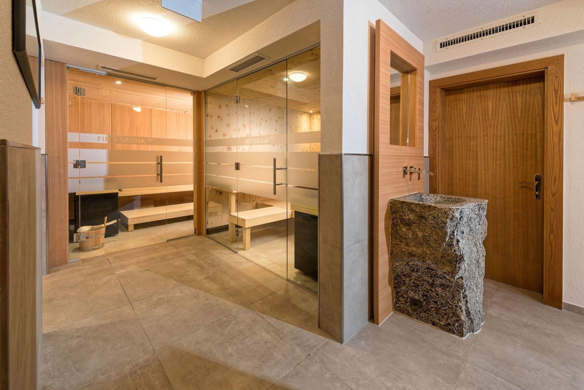 Hotel Garni Romantika Sankt Leonhard im Pitztal Extérieur photo