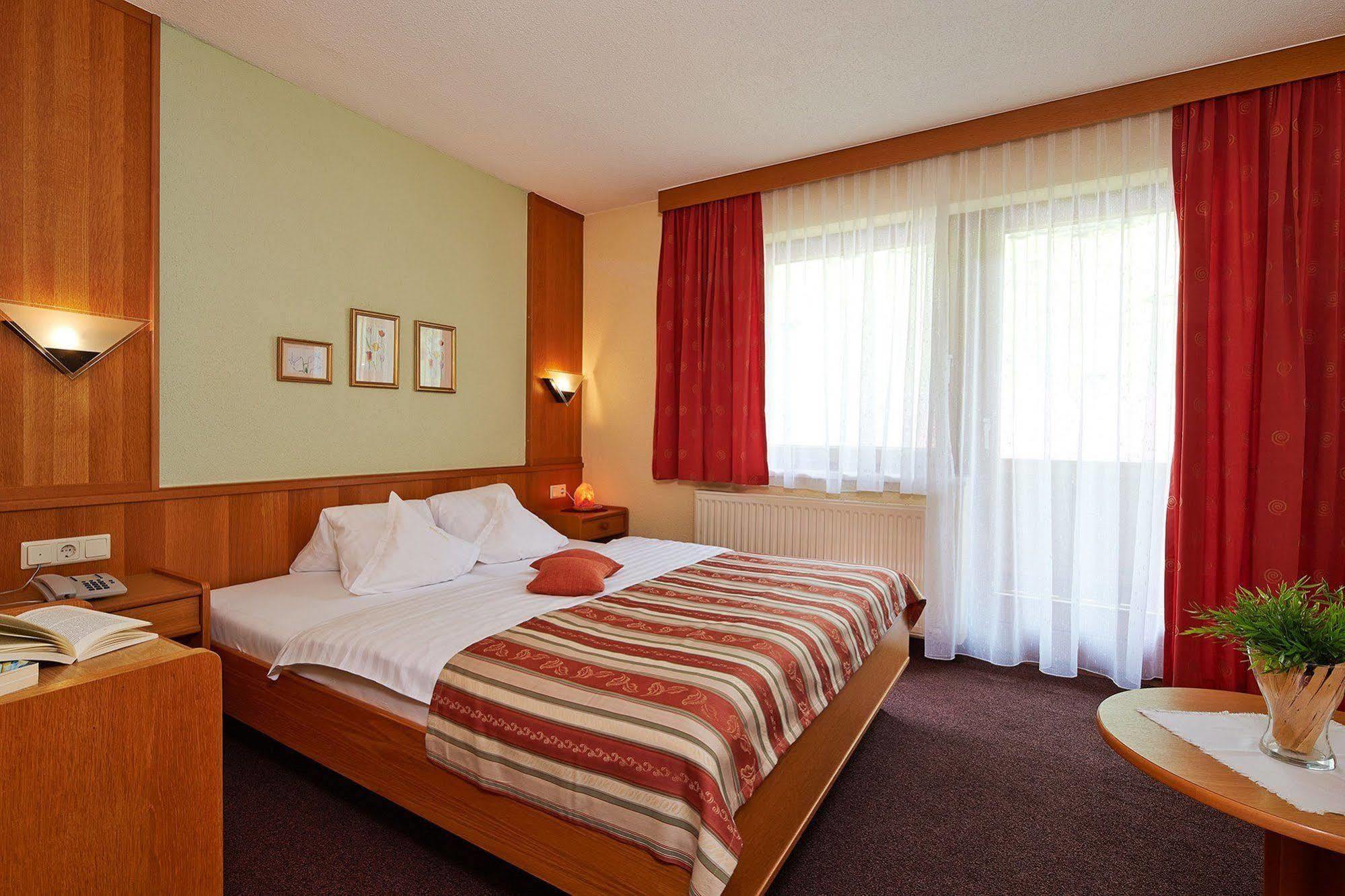 Hotel Garni Romantika Sankt Leonhard im Pitztal Extérieur photo